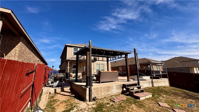 426 Eves Necklace Drive, Buda, TX 78610