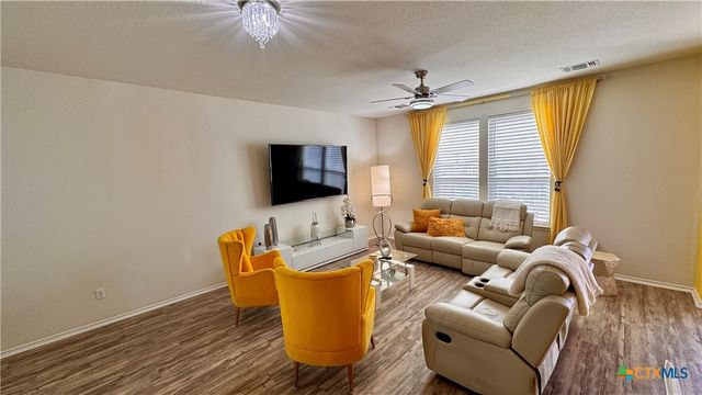 426 Eves Necklace Drive, Buda, TX 78610