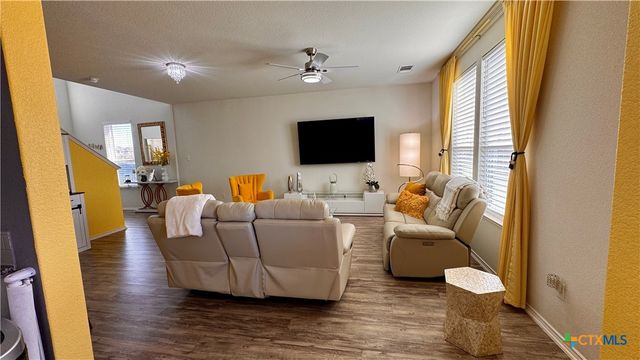 426 Eves Necklace Drive, Buda, TX 78610