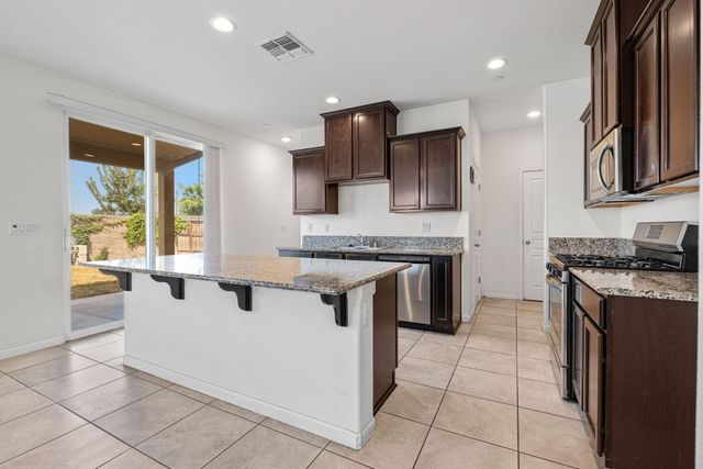 641 S Laguna Street, Visalia, CA 93292