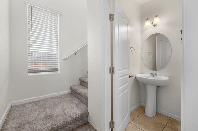 641 S Laguna Street, Visalia, CA 93292