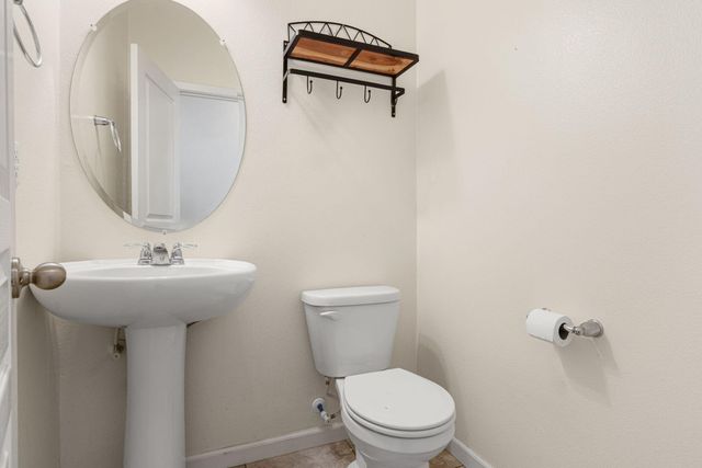 641 S Laguna Street, Visalia, CA 93292