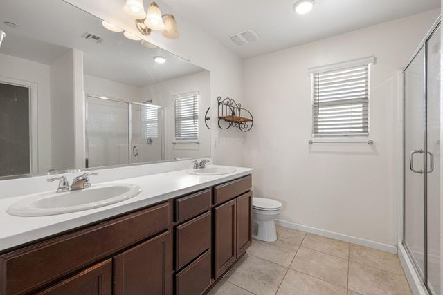 641 S Laguna Street, Visalia, CA 93292