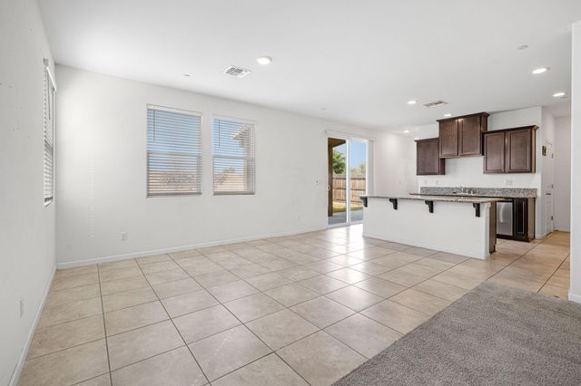 641 S Laguna Street, Visalia, CA 93292