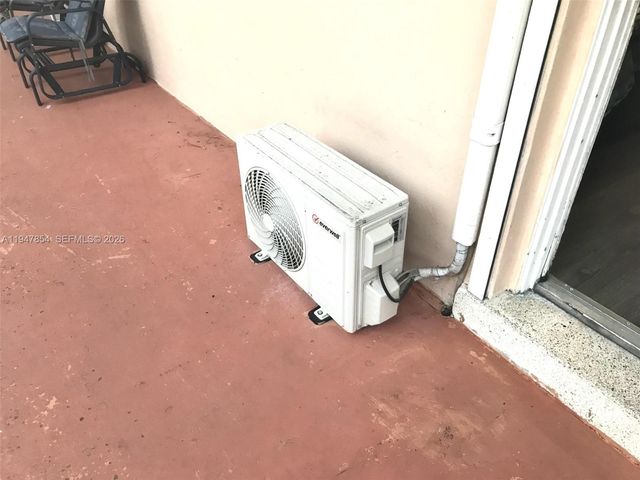 900 SW 11th Ave 7C, Hallandale Beach, FL 33009