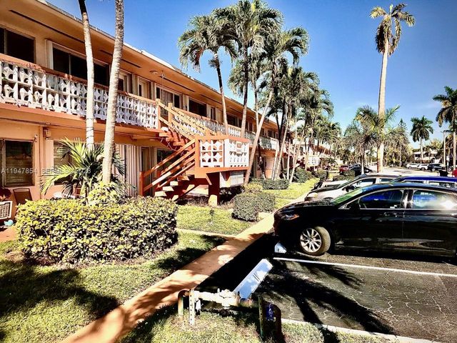 900 SW 11th Ave 7C, Hallandale Beach, FL 33009