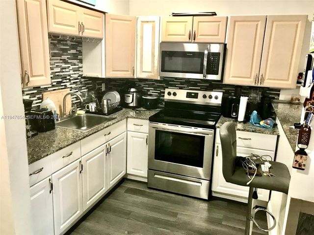 900 SW 11th Ave 7C, Hallandale Beach, FL 33009