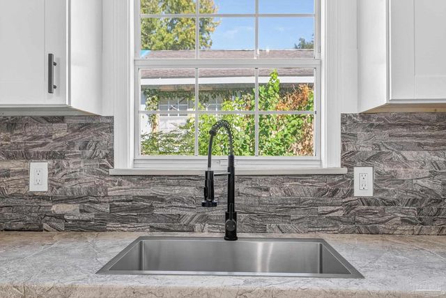 1000 N G St, Pensacola, FL 32501