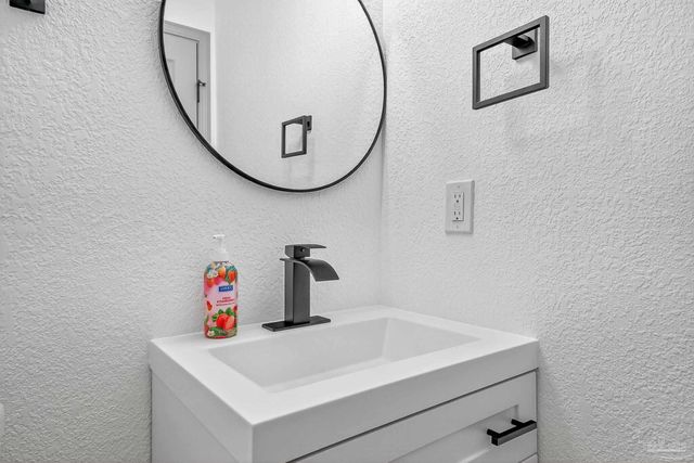 1000 N G St, Pensacola, FL 32501