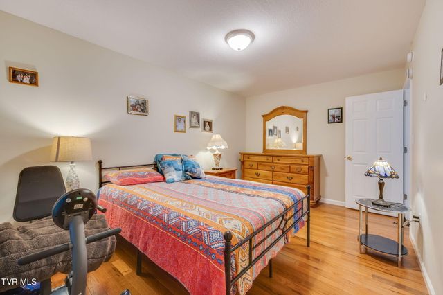 1404 New Hampshire Avenue, Bristol, VA 24201