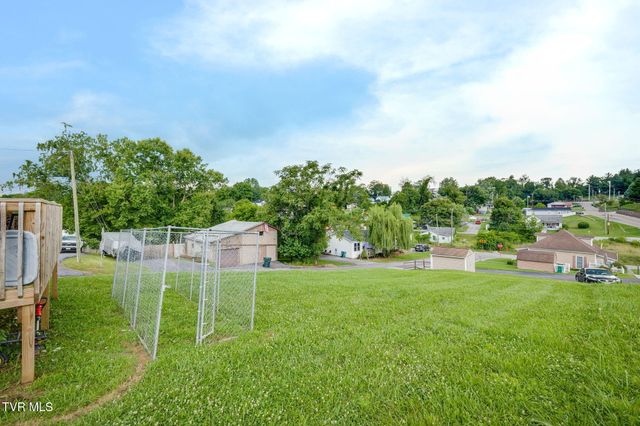 1404 New Hampshire Avenue, Bristol, VA 24201