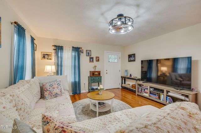 1404 New Hampshire Avenue, Bristol, VA 24201