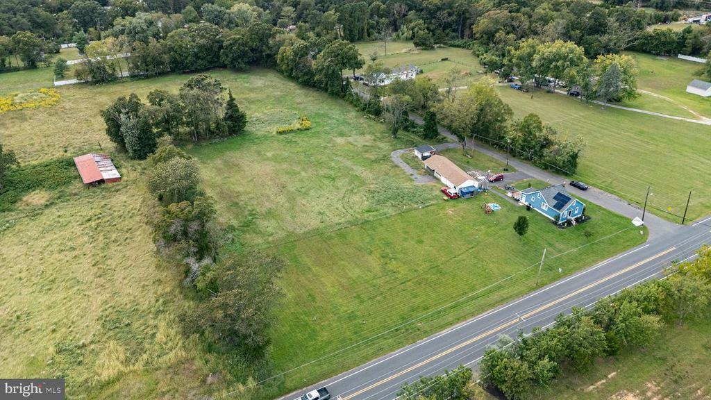 210 WATSONTOWN NEW FREEDOM RD, BERLIN, NJ 08009 — photo 2