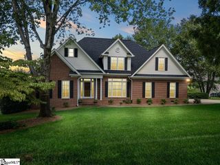 372 Old South Road, Duncan, SC 29334