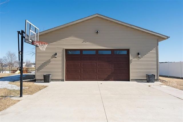 804 11th Avenue SW, Rice, MN 56367