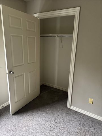 830 Oakwood Court, Centerton, AR 72719