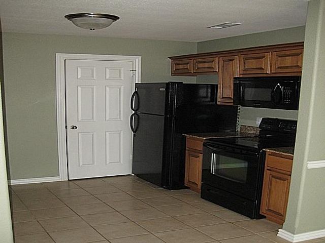830 Oakwood Court, Centerton, AR 72719