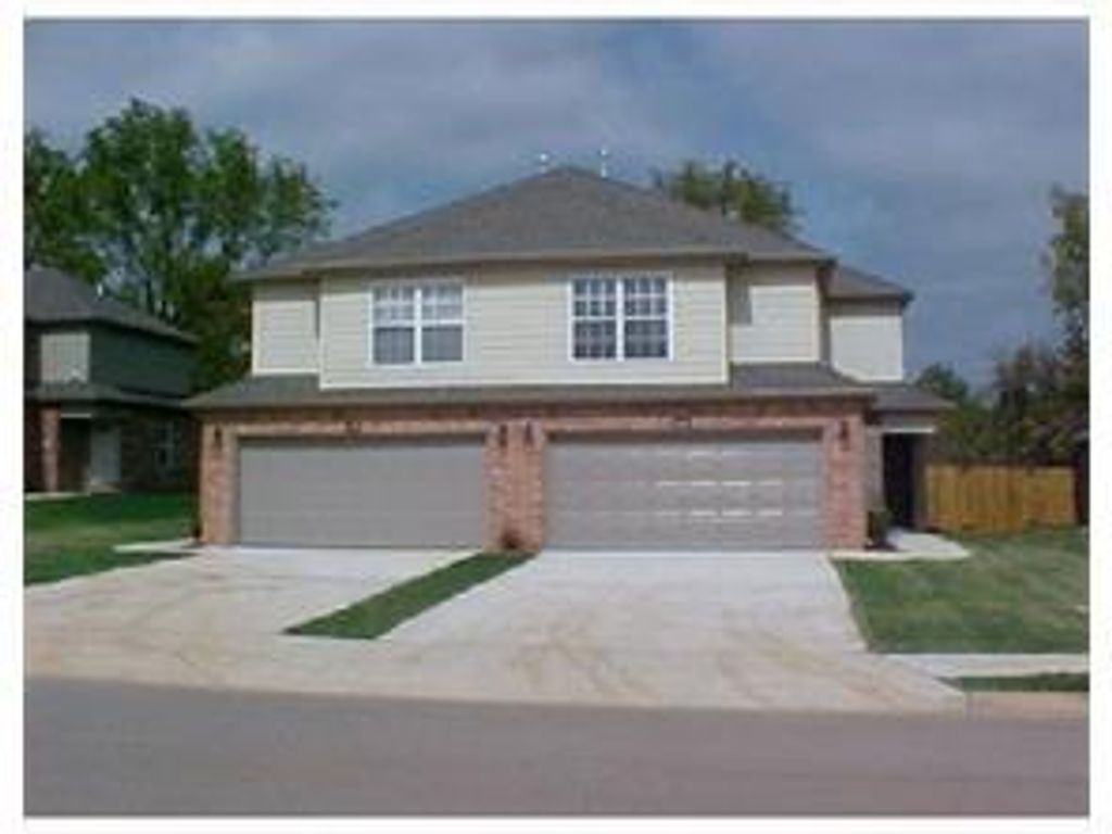 830 Oakwood Court, Centerton, AR 72719