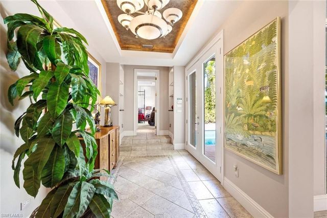 576 96th AVE N, Naples, FL 34108