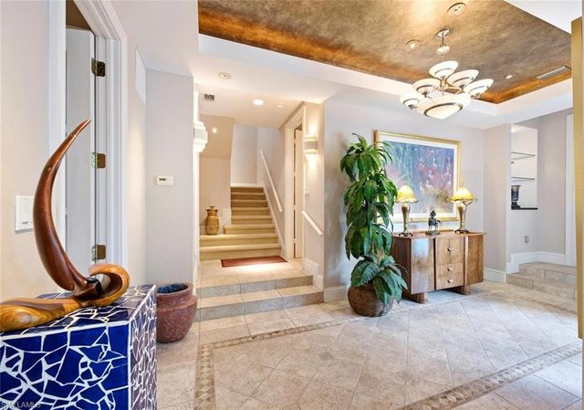 576 96th AVE N, Naples, FL 34108