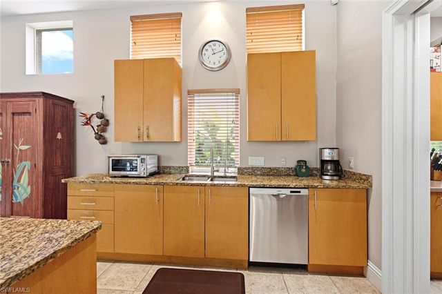 576 96th AVE N, Naples, FL 34108