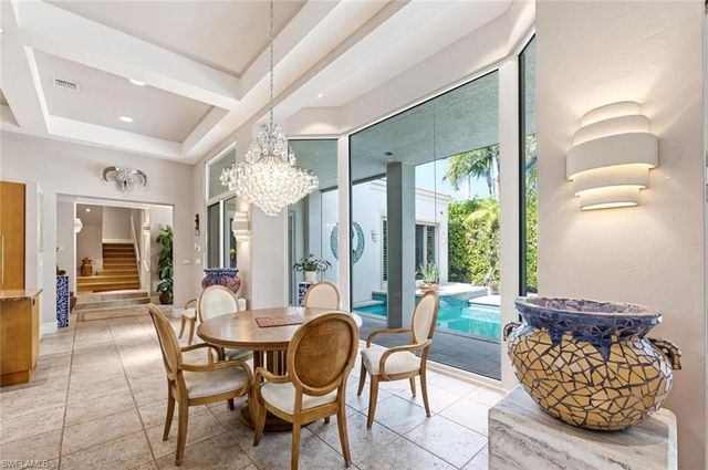 576 96th AVE N, Naples, FL 34108