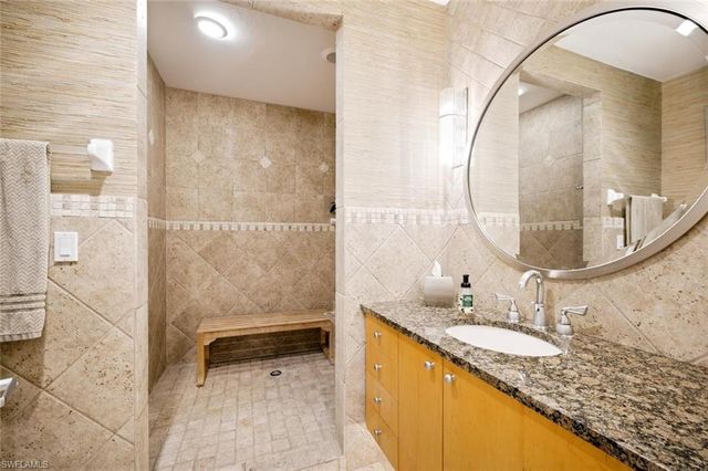 576 96th AVE N, Naples, FL 34108
