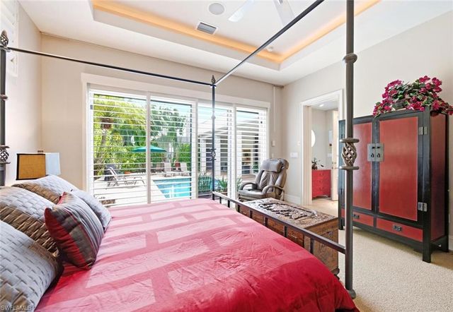 576 96th AVE N, Naples, FL 34108