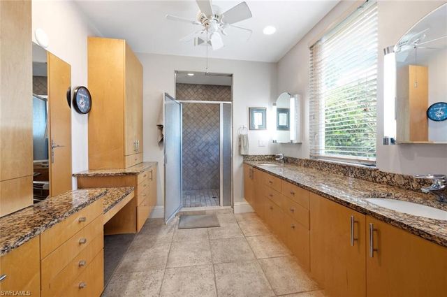 576 96th AVE N, Naples, FL 34108