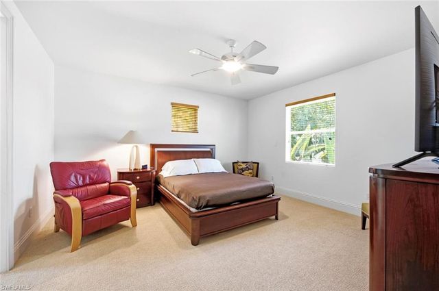576 96th AVE N, Naples, FL 34108