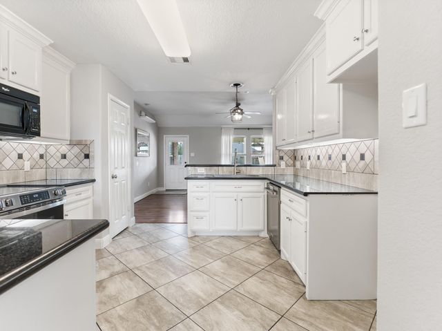 11302 Audrey Drive, Needville, TX 77461