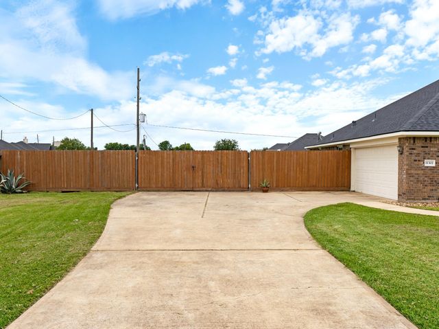 11302 Audrey Drive, Needville, TX 77461