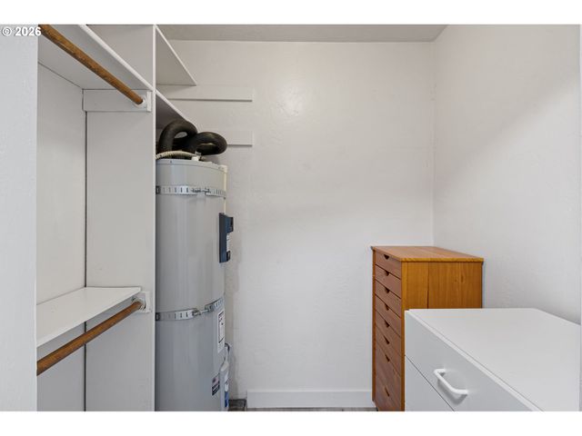 650 HARLOW Rd 115, Springfield, OR 97477