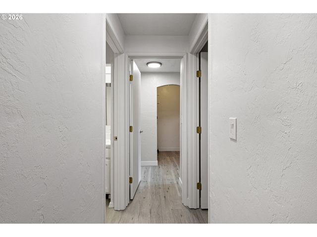 650 HARLOW Rd 115, Springfield, OR 97477