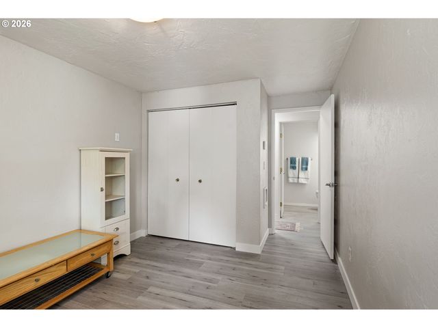 650 HARLOW Rd 115, Springfield, OR 97477