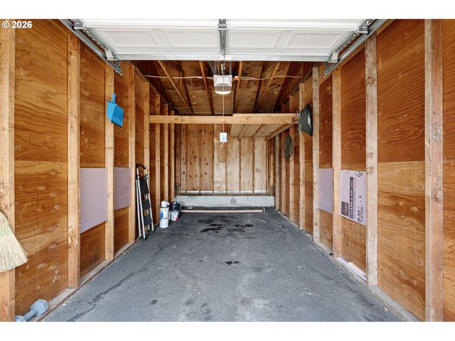 650 HARLOW Rd 115, Springfield, OR 97477