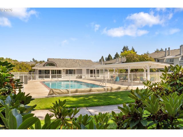 650 HARLOW Rd 115, Springfield, OR 97477