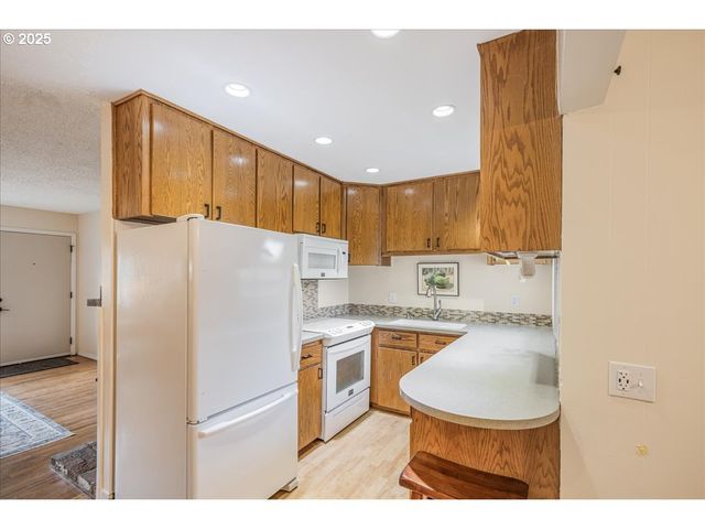 2604 Se 176th Pl, Portland, OR 97236