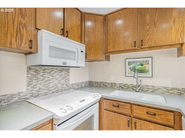 2604 Se 176th Pl, Portland, OR 97236
