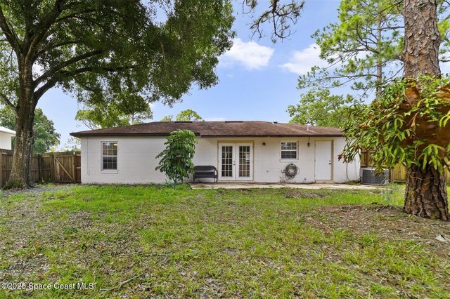 271 Bali Street SE, Palm Bay, FL 32909