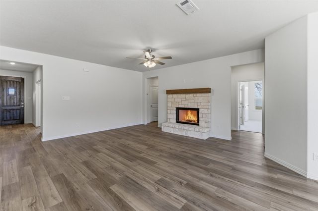 148 Oak Grove Way, Springtown, TX 76082