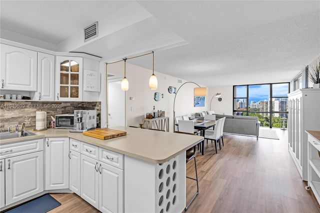20301 W Country Club Drive 1623, Aventura, FL 33180