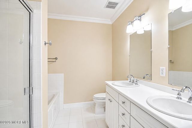 40 Golden Eye Lane, Middletown, NJ 07758