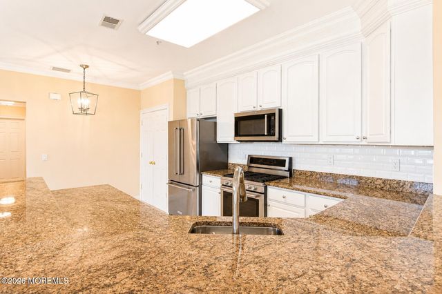 40 Golden Eye Lane, Middletown, NJ 07758