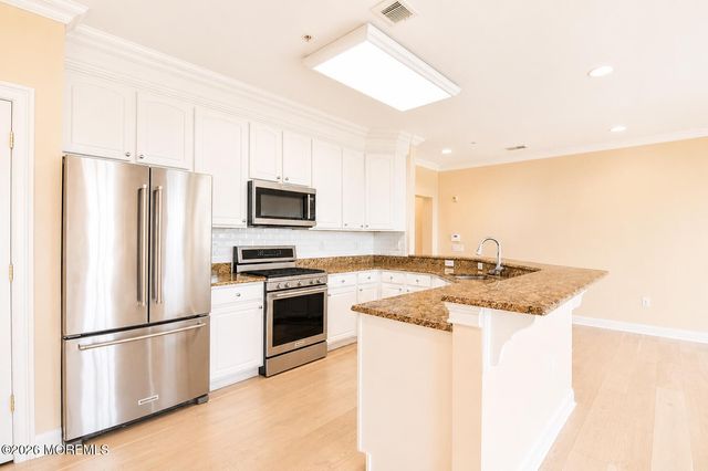 40 Golden Eye Lane, Middletown, NJ 07758