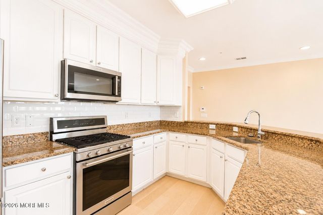 40 Golden Eye Lane, Middletown, NJ 07758