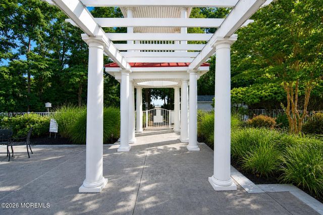 40 Golden Eye Lane, Middletown, NJ 07758