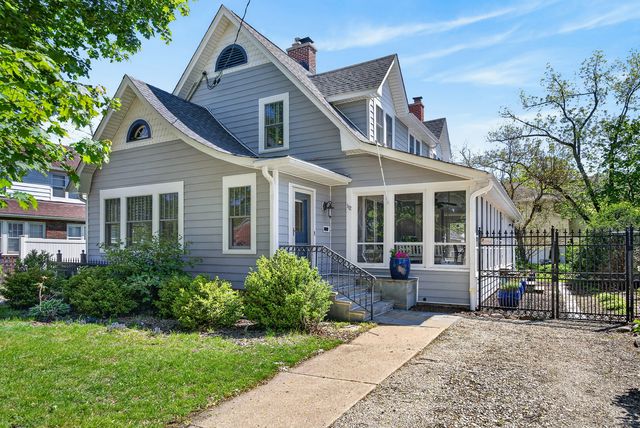 112 Douglas Avenue, Libertyville, IL 60048