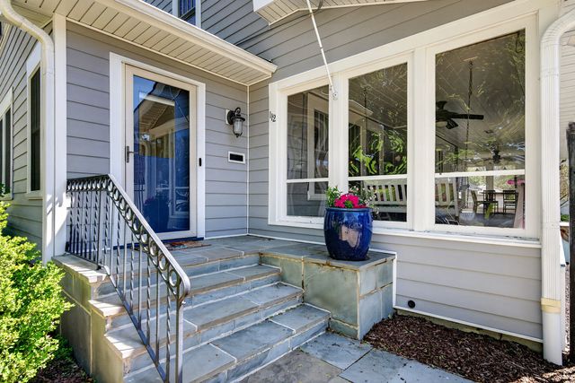 112 Douglas Avenue, Libertyville, IL 60048