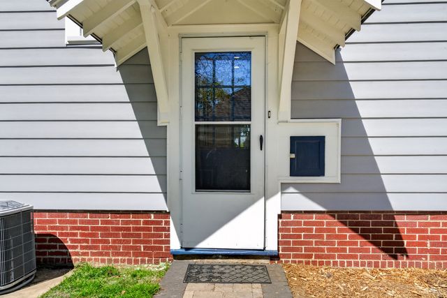 112 Douglas Avenue, Libertyville, IL 60048